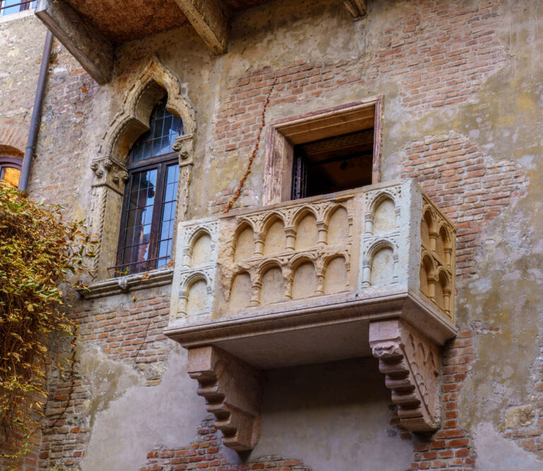 Juliet's house is a medieval civil building located in Via Cappello in Verona, a short distance from the central Piazza delle Erbe.